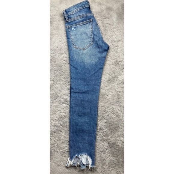 Gap high-rise slim straight ankle length jeans in medium wash - Picture 5 of 8